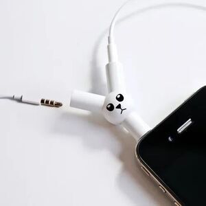 Suck UK Jack Rabbit Head Plastic 3.5mm Stereo Portable White Headphone Splitter